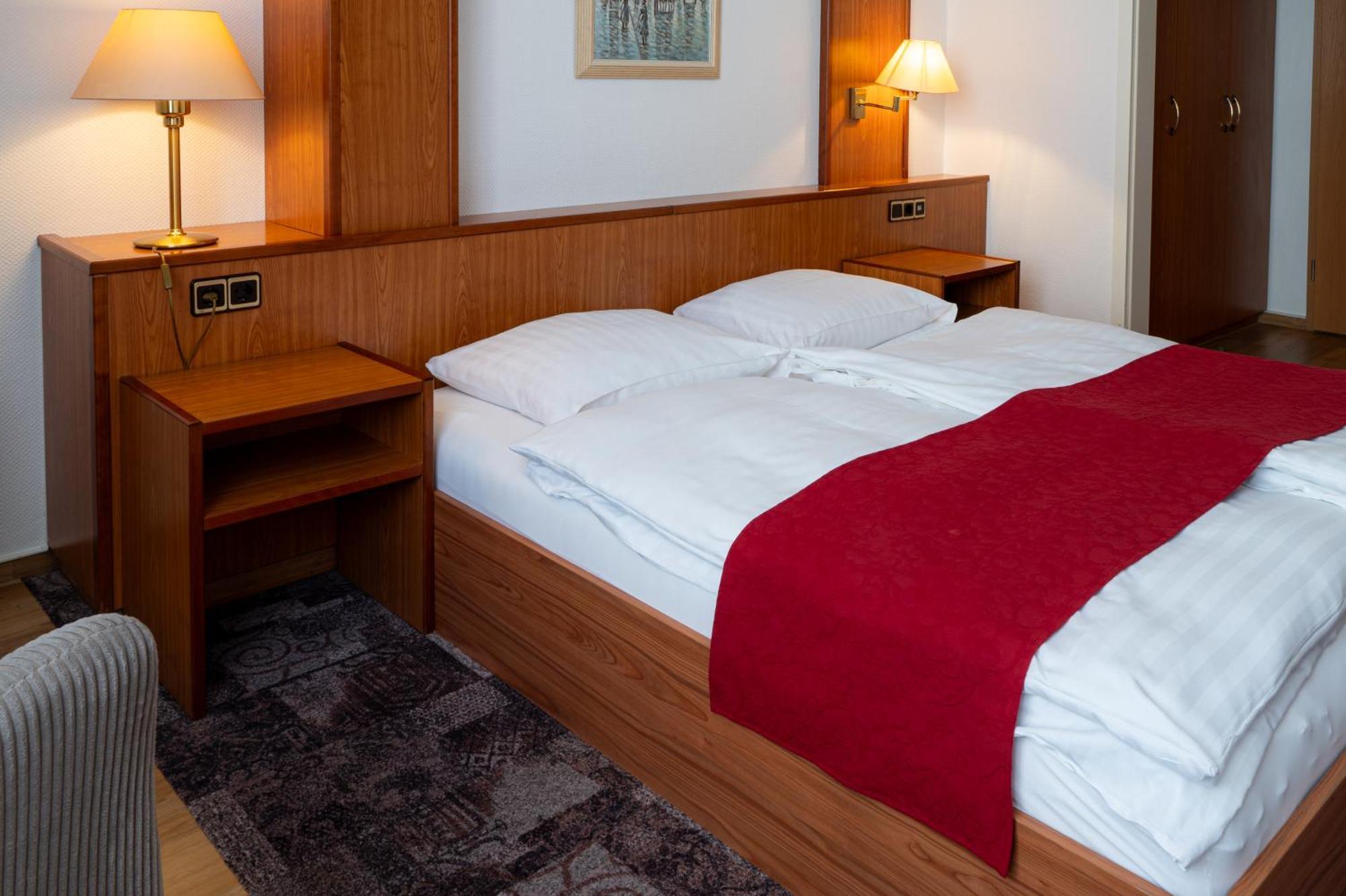 Hotel Zur Post Neubruchhausen Eksteriør bilde